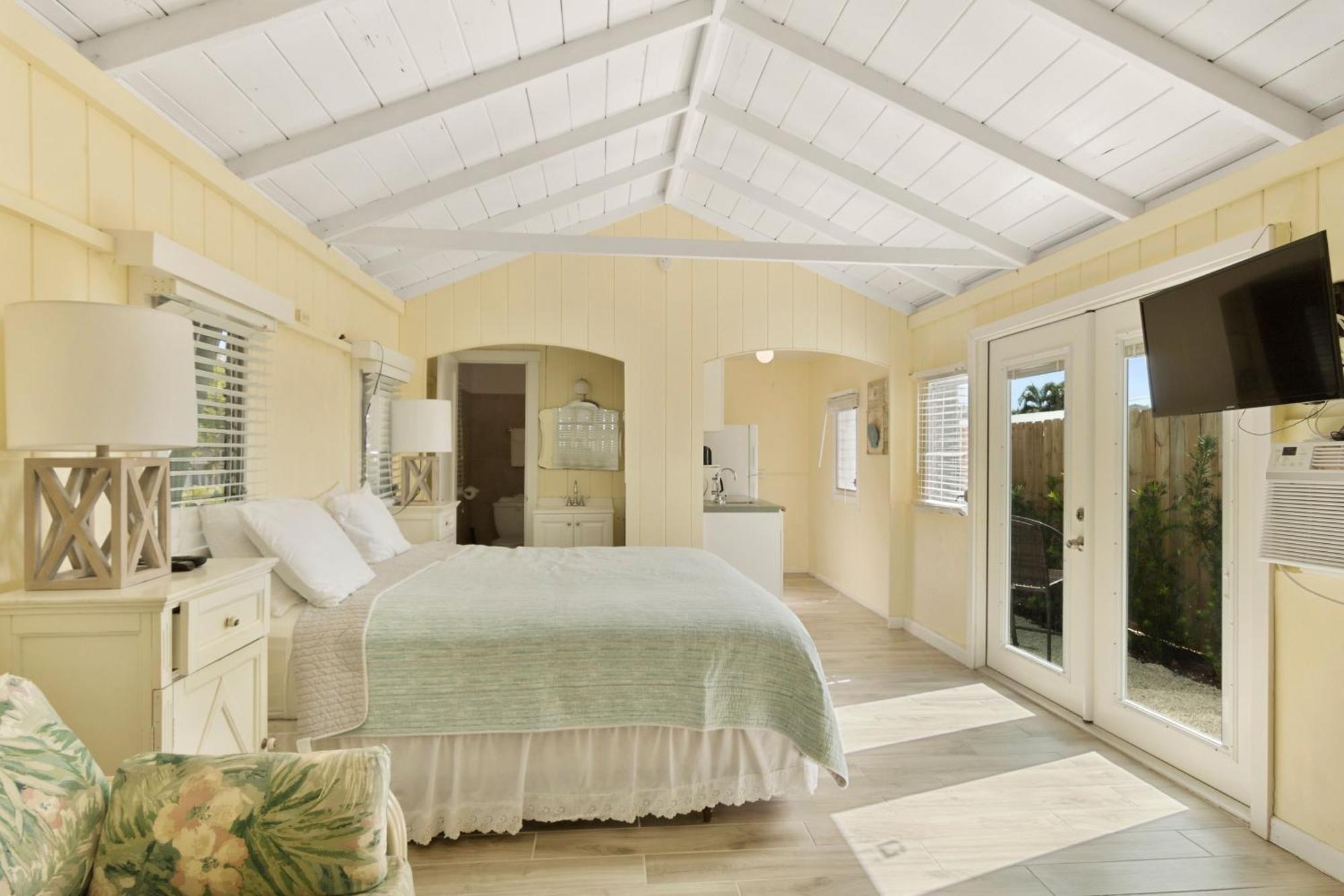 Tropical Cottages Marathon Room photo